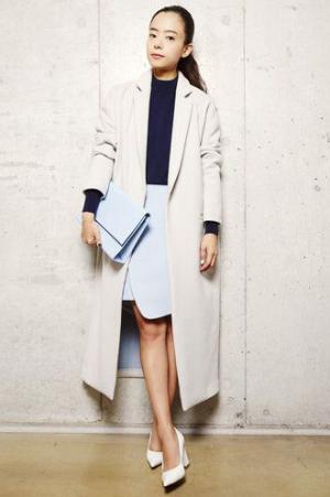 オンもオフも大活躍！春の大本命「チェスターコート」の着まわしテクとは？