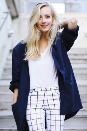 だれでも知的で上品に！「ネイビー」の今シーズンらしい着こなし方とは？