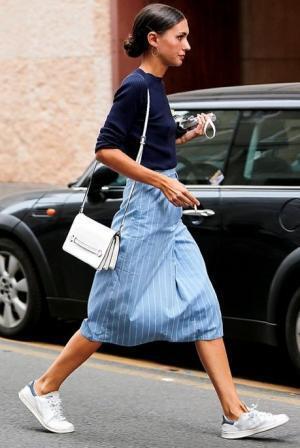 だれでも知的で上品に！「ネイビー」の今シーズンらしい着こなし方とは？