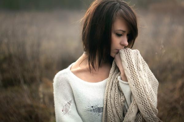 肌の「黄ばみ」にもう悩まないで！誰もがマネしたくなる新発想メイク術とは？