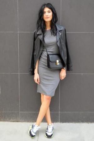 レザージャケットを女っぽく！リラックスフェミニンに着こなす方法6パターン