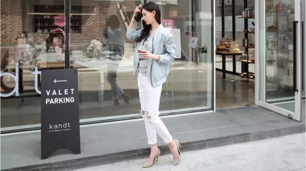 Under1万円でオンもオフも大活躍！最旬「ライトアウター」完全ガイド