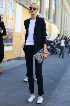 マンネリ通勤コーデが見違える！定番「黒のテーラードジャケット」を新鮮に着まわすテク