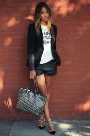 マンネリ通勤コーデが見違える！定番「黒のテーラードジャケット」を新鮮に着まわすテク