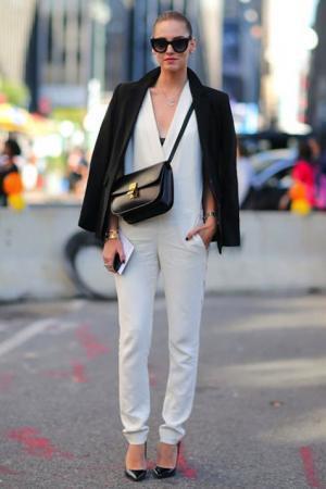 マンネリ通勤コーデが見違える！定番「黒のテーラードジャケット」を新鮮に着まわすテク