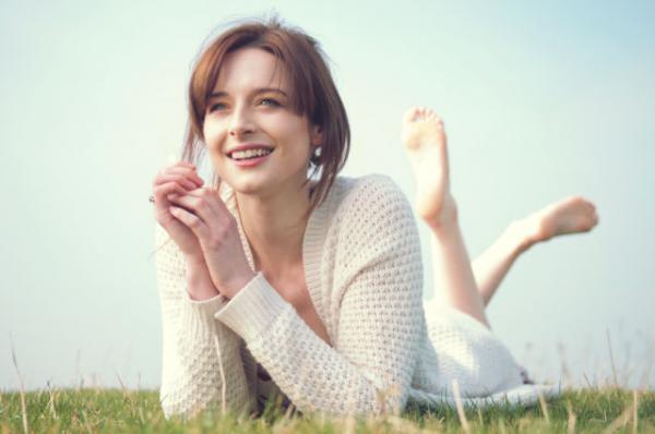 今シーズンはロング丈が人気！旬のカーディガンの着こなし方って？