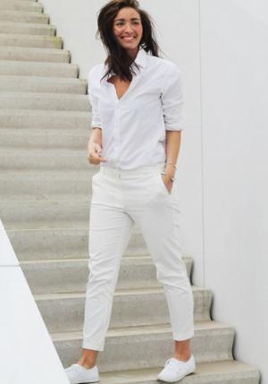 オフィスで目を引く！ハンサムなパンツスタイルを女っぽく履きこなすには？