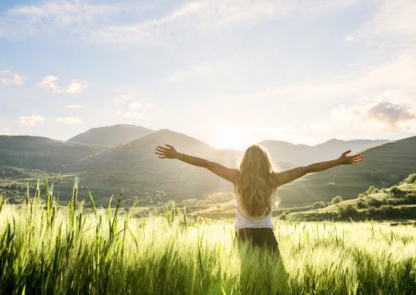 綺麗に治したい！間違えがちな「大人ニキビ」のケア方法って？