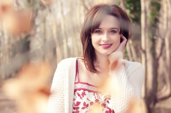 定番カーディガンを新鮮に着こなすには？今季らしいスタイリングの特徴！