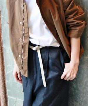 シンプル好き女子は今年流行の「ベルト」を使ってオシャレ感を際立ててみて！