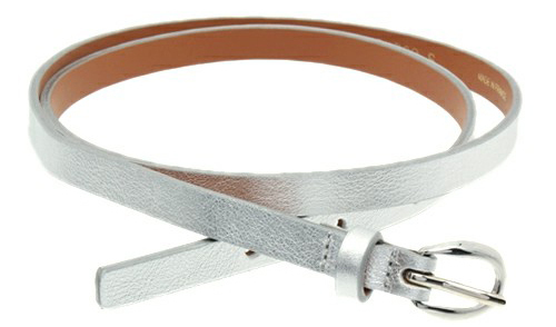 シンプル好き女子は今年流行の「ベルト」を使ってオシャレ感を際立ててみて！