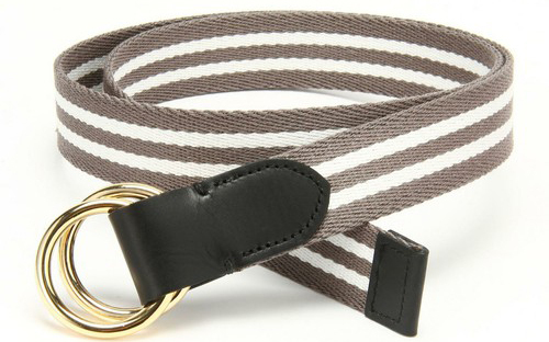 シンプル好き女子は今年流行の「ベルト」を使ってオシャレ感を際立ててみて！