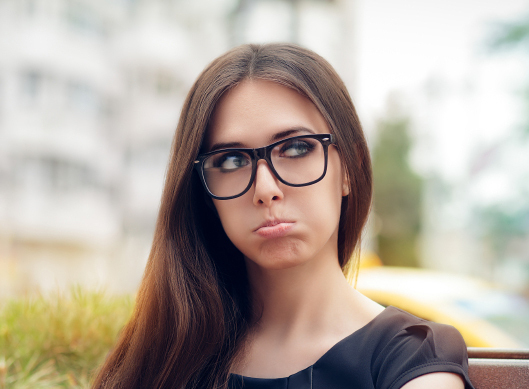 顔が若返る!? たるみやほうれい線を消す「表情筋エクササイズ」6選