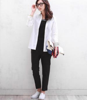 着こなしの幅がグンと広がる！白シャツを素材別に着こなす方法