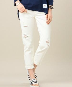 こなれ感も旬ムードも抜群！「ダメージデニム」をキレイめに履きこなすポイント3つ