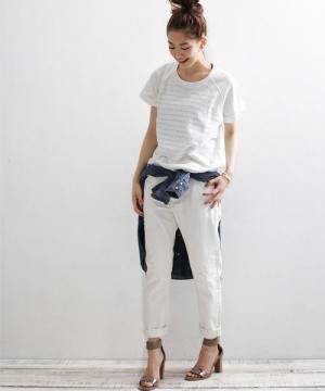 こなれ感も旬ムードも抜群！「ダメージデニム」をキレイめに履きこなすポイント3つ