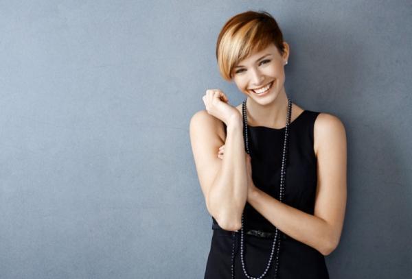 ブラックコーデが暑苦しくなくなる！夏でもオシャレに「黒」を着るには？