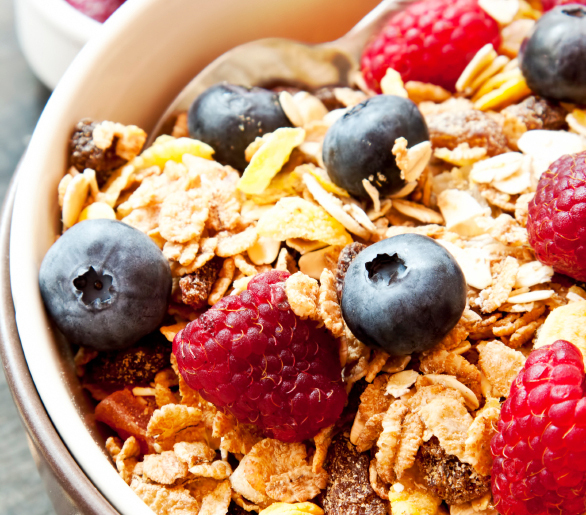 【太る？痩せる？】朝食の定番「グラノーラ」はダイエット中に食べても大丈夫なのか？