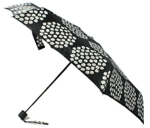 大人女子は雨の日もオシャレに！美シンプルな傘ブランド3選