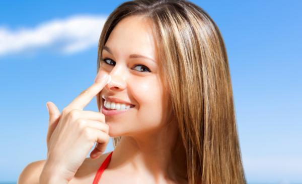 【もう悩まない！】夏に悪化する「鼻の黒ずみ」は●●でカンタンに撃退できる!?