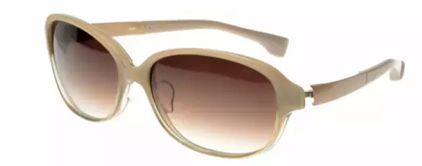 デイリー使いできる大人サングラスって？シンプルおしゃれなアイテムの選び方