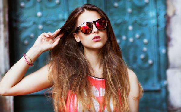 オフィスでは隠せる！明るい髪色を楽しめるオンブレイヘアって？