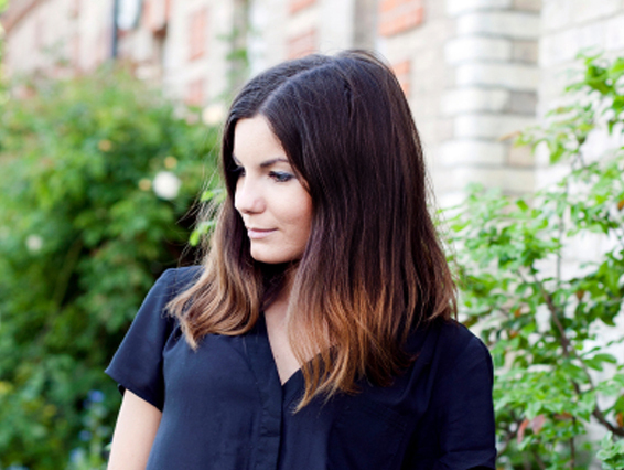 オフィスでは隠せる！明るい髪色を楽しめるオンブレイヘアって？