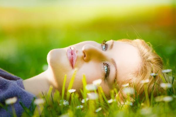 ほうれい線をつくらない！お家で簡単にできるマッサージ5選