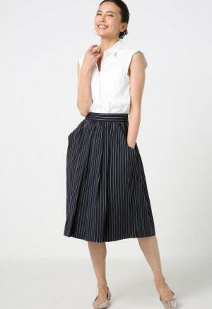 大人っぽく着られるノースリーブって？夏は旬の着こなしでスッキリ品よく！