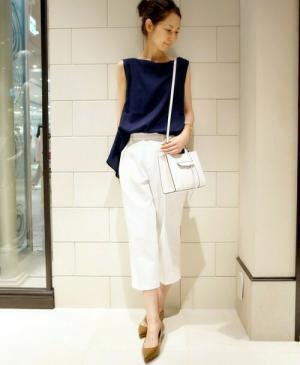 涼しげカラーで通勤コーデが爽やかに！今っぽい着こなし方って？