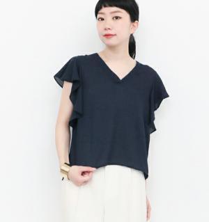 気になる二の腕をさりげなくカバーできる！夏のトレンドトップスって？