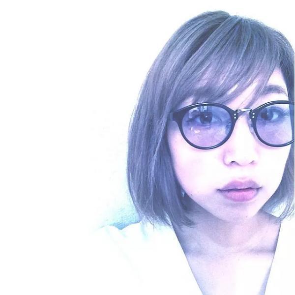 今年は「薄めカラー」のサングラスが流行！おしゃれに日常使いするには？