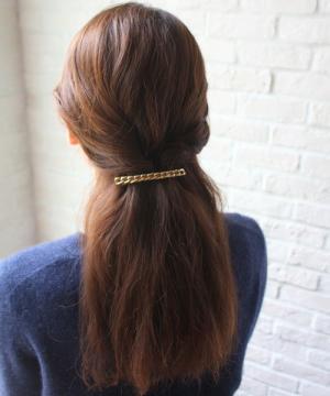 夏にピッタリ！大人っぽく可愛くなる「バレッタ」のヘアアレンジ法