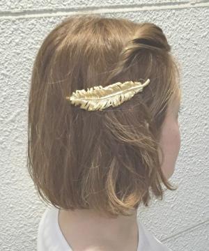 夏にピッタリ！大人っぽく可愛くなる「バレッタ」のヘアアレンジ法