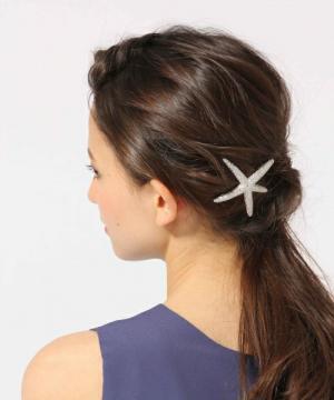 夏にピッタリ！大人っぽく可愛くなる「バレッタ」のヘアアレンジ法