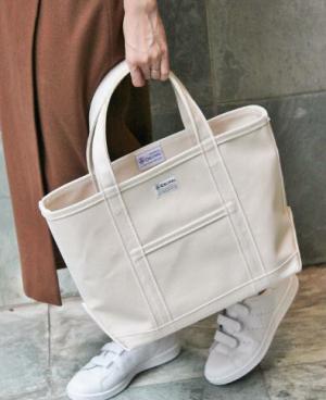 流行のキャンバストートバッグを大人っぽく！きれいめコーデに合わせる方法