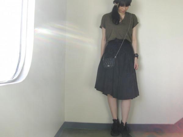 990円のカーキTシャツをプロが着回してみた！今夏おすすめコーデ4選