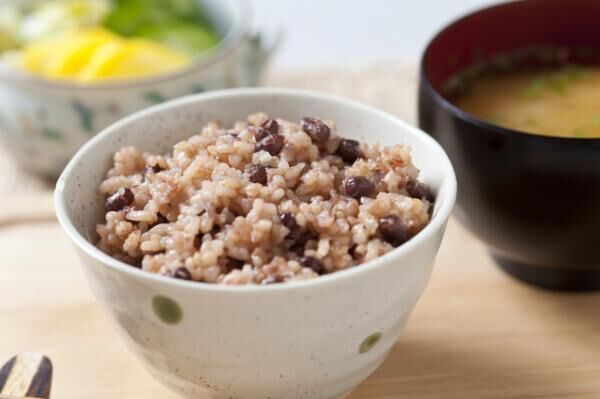 吉瀬美智子さんの主食「酵素玄米」って？年齢を感じさせない美女ボディの作り方