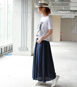 2015年夏の旅行ファッションはこれ！今年風に「マキシスカート」を着こなす方法