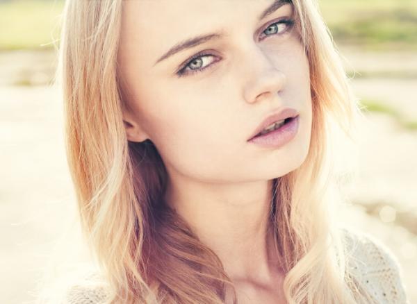 【深津絵里に学ぶ】40代でもナチュラルメイクは可能！2015年夏の大人向けメイクテク