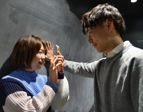 【床ドンまで!?・・・ドキドキ】イケメンと撮影できる無料サービスを使ってみた！