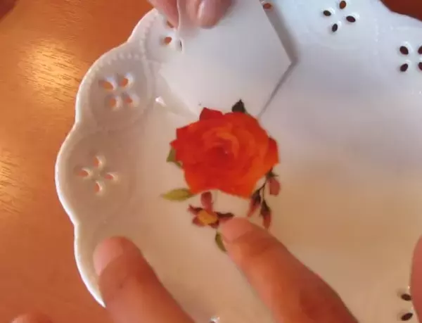 ハマる女子が続出！不器用さんでも簡単にできるポーセラーツって？