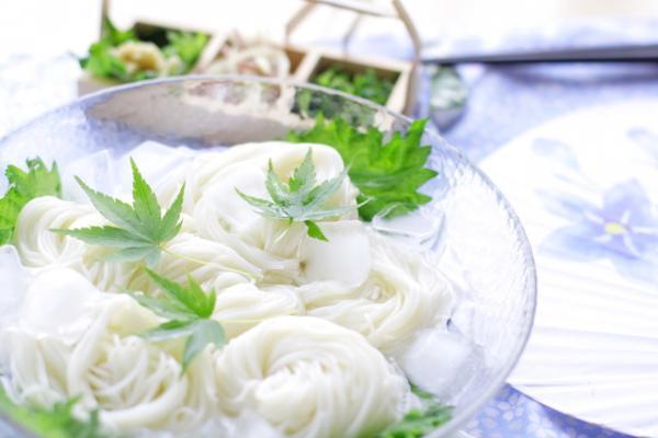 冷房を使わないで「涼しさ」を感じるには？日本の夏の涼みかた4選