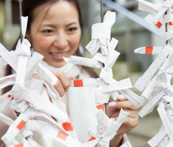 【初詣】恋愛でしあわせに！縁結びにご利益のある都内の神社4選