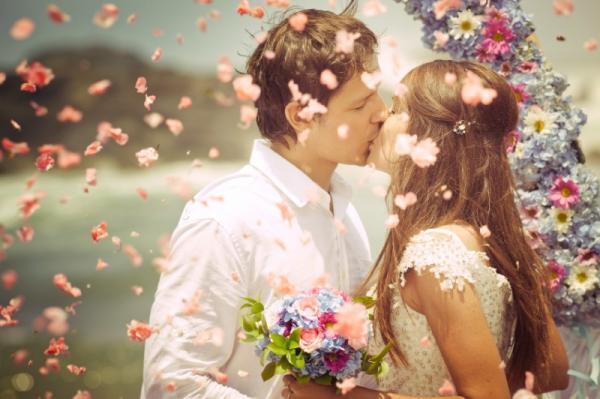 【初詣】恋愛でしあわせに！縁結びにご利益のある都内の神社4選