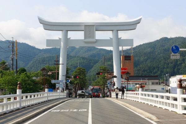 11月は出雲大社の縁結びパワーがすごい！恋愛運を高めるには？