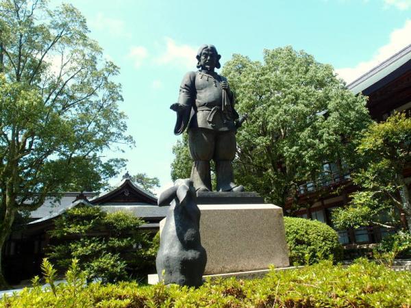 11月は出雲大社の縁結びパワーがすごい！恋愛運を高めるには？