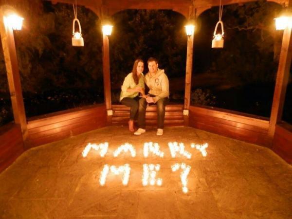 今年こそプロポーズして！「お金がないから」と結婚に踏み切らない彼の背中を押すためにあなたができること3つ