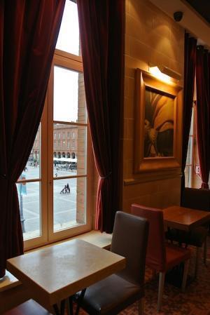 フランスのマクドナルドに潜入取材！ダブルチーズバーガーセットは●千円!?　～アートなインテリアが素敵なTVでなかなか見られないフランスのマック！～