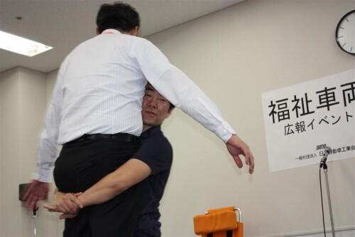 親の介護で悩んでいない？女性のための「介護がラクになる」耳よりな情報